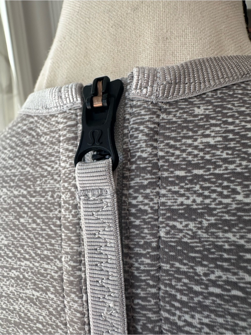 LULULEMON Here to There Pleated Dress Sleeveless Heather Gray Fit & Flare Size 6 - Picture 11 of 16